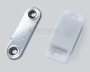 Nam châm BY3-56-2 vỏ nhựa POM, lực hút 17N